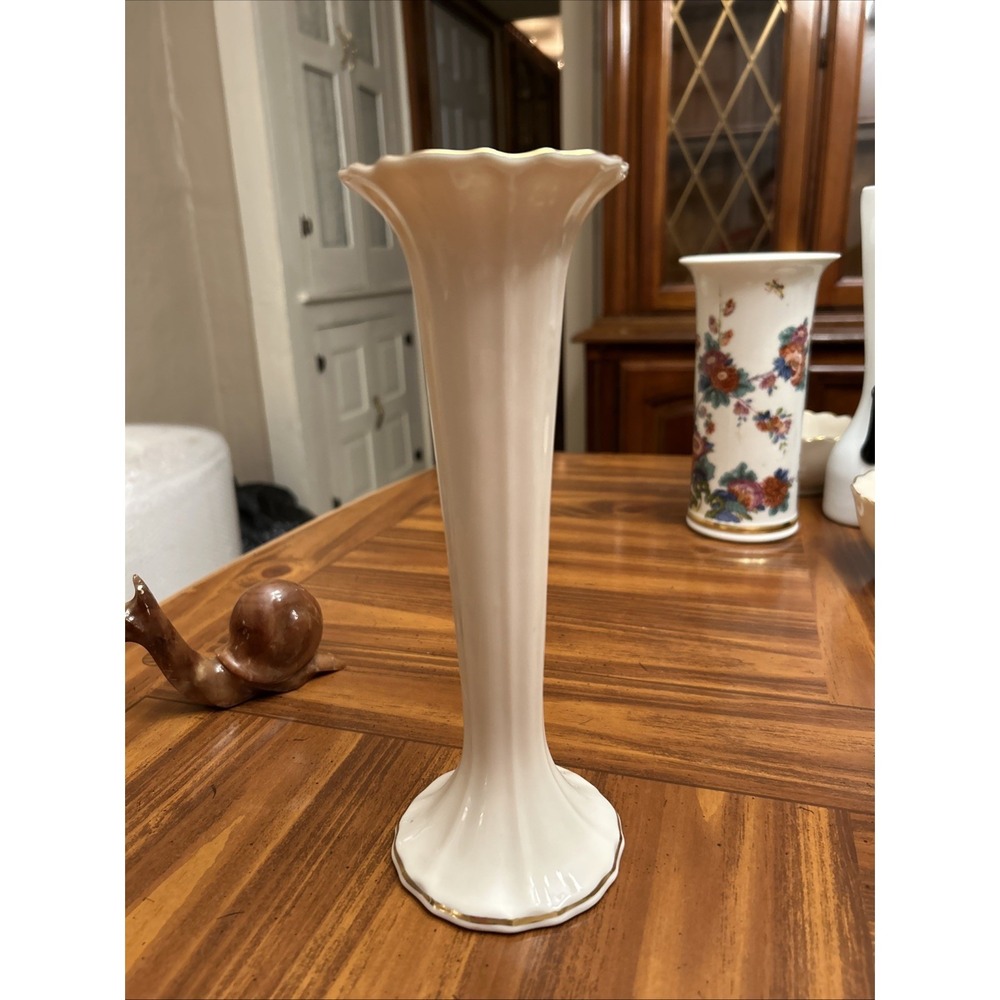 Lenox Ivory 9.5 Inch‎ Bud Flower Vase Gold Trim